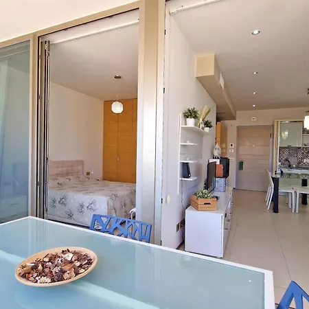 Con Vista Mare Da 4 Posti E Wifi 아파트 *