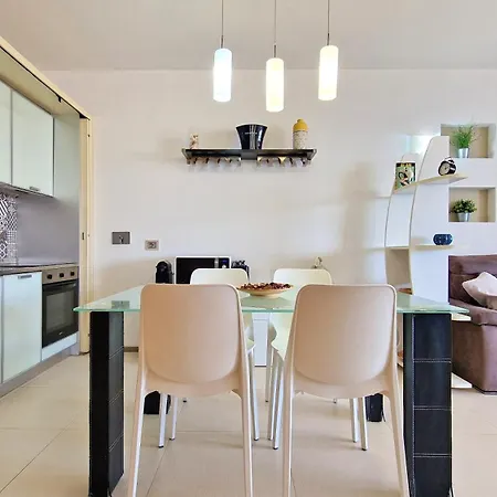 Con Vista Mare Da 4 Posti E Wifi 아파트 *